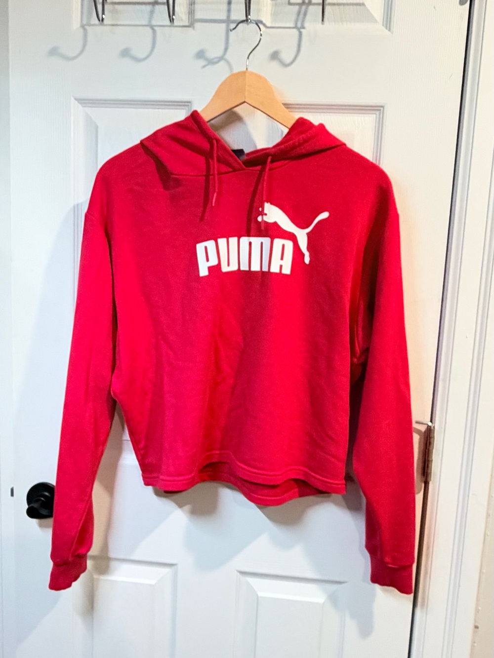 PUMA Women’s Red Cropped Logo Hoodie Pullover Size L